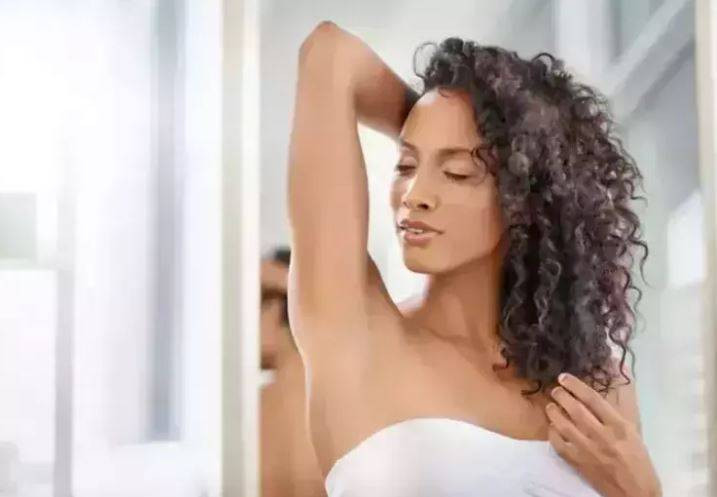 Ağda, ip ve cımbızı unutun! Bir kaşıkla tüyleri yok edin - Resim: 41